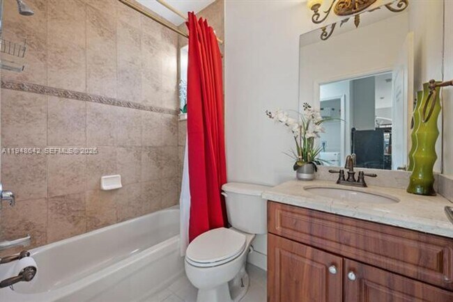 Building Photo - 1360 SW 142nd Ave