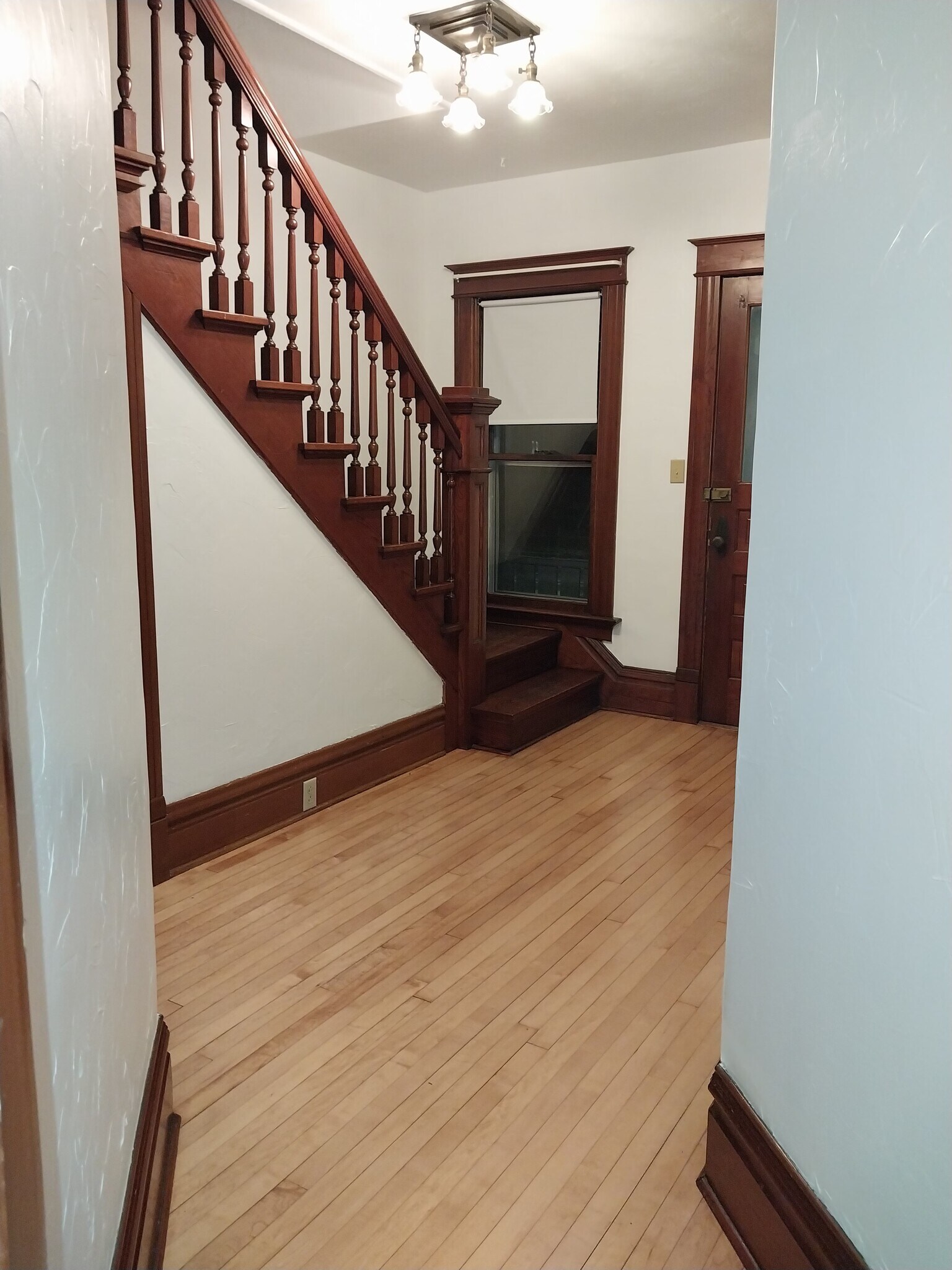 Building Photo - 48 Baldwin St