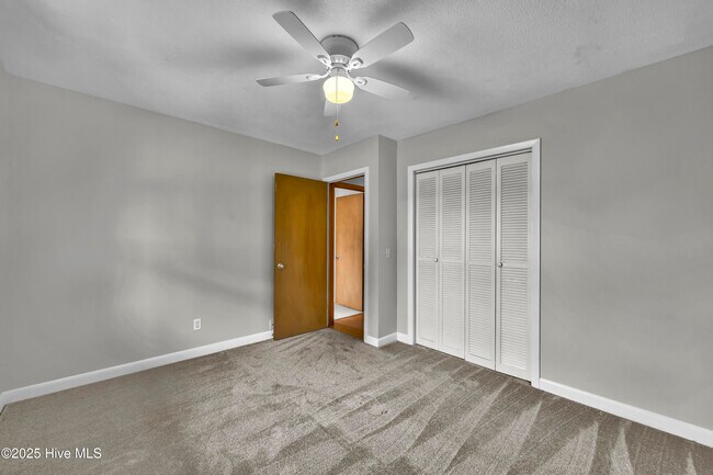 Building Photo - 313 Monterey Dr