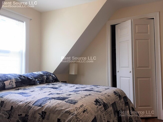 Building Photo - 15 Sargent Ave