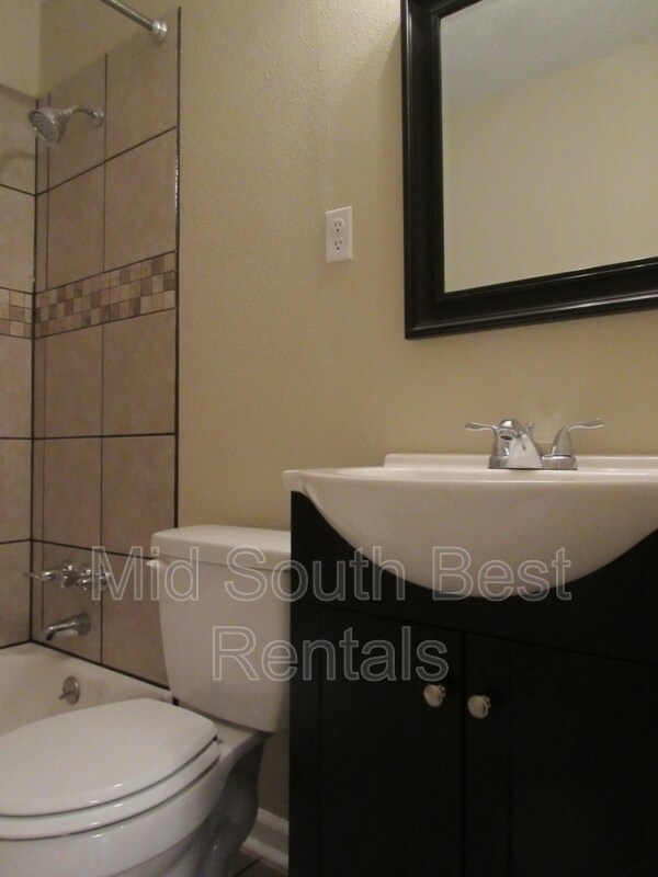 Building Photo - 1440 Rolling Hills Dr