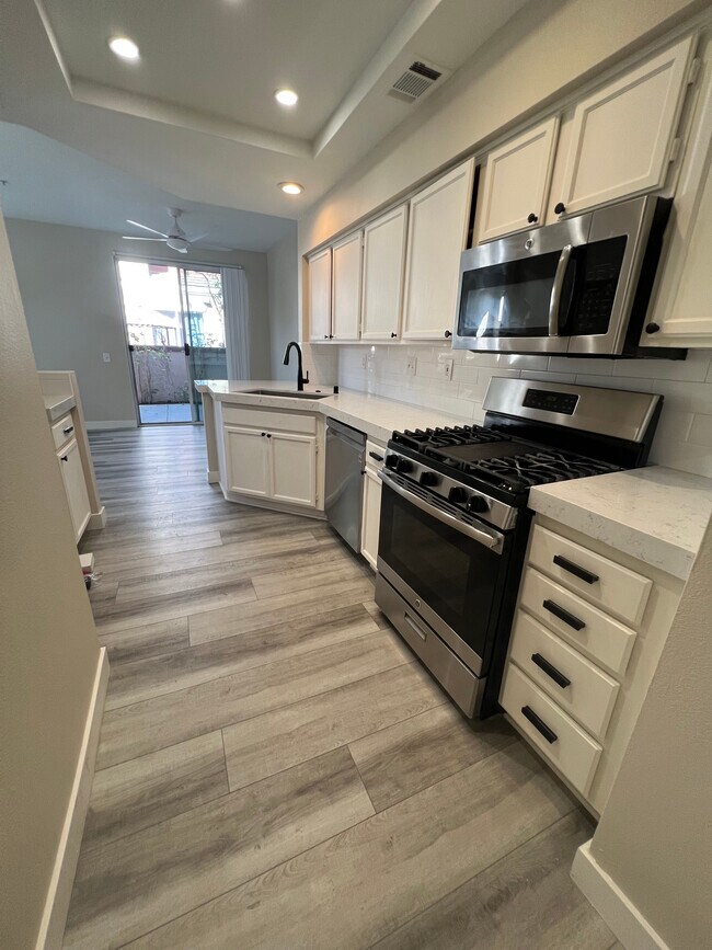Newly remodeled kitchen - 28 Santa Barbara Ct