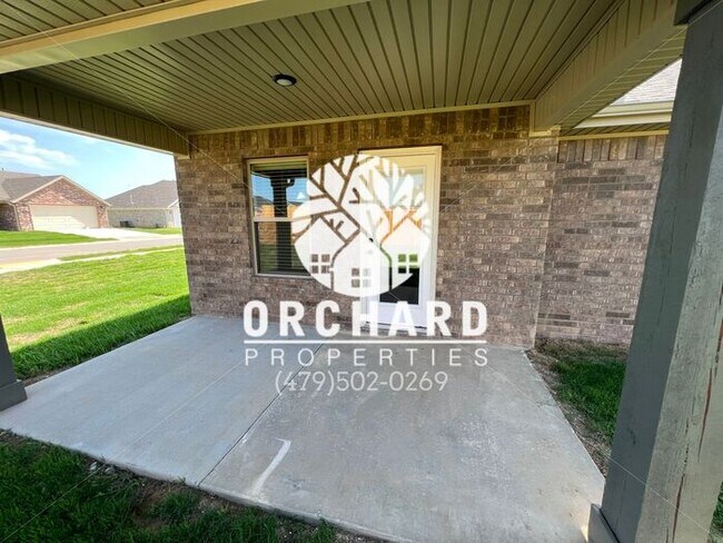 Building Photo - Single-Family Home- Beautiful 4 Bedroom Alderwood Plan