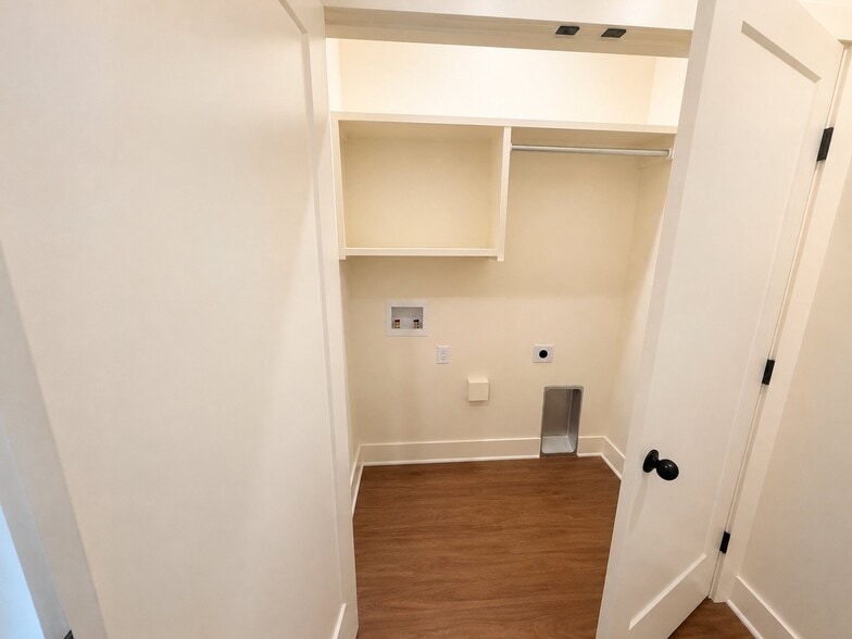 Building Photo - 4010 Chadd St