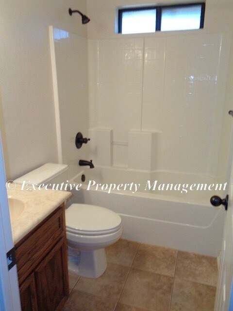 Building Photo - 2401 Terry Dr