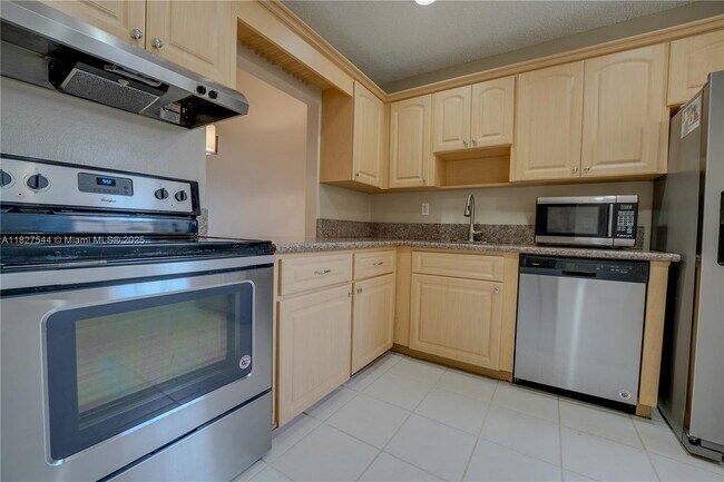 Building Photo - 2403 SW 58th Manor
