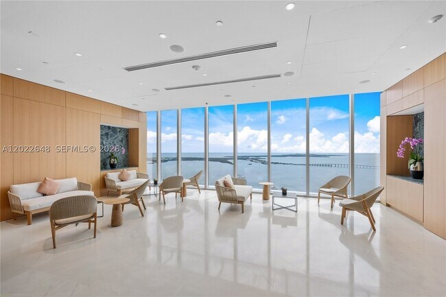 Building Photo - 300 S Biscayne Blvd