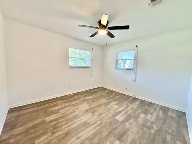Building Photo - 3460 Rothschild Dr