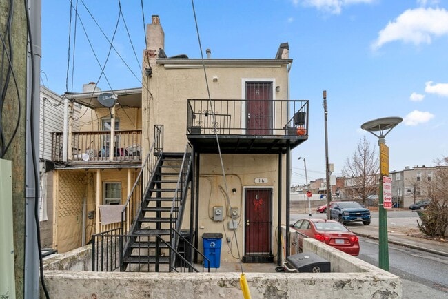 Building Photo - 16 S Conkling St