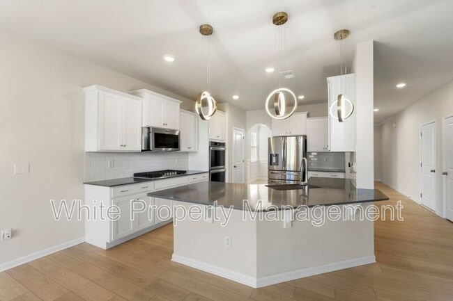 Building Photo - 2039 Morning Gold Dr