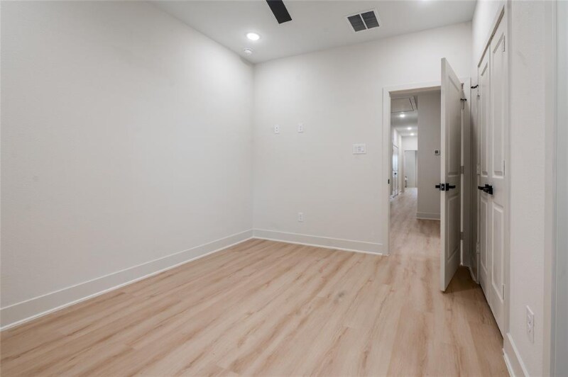 Building Photo - 8122 Corinth St