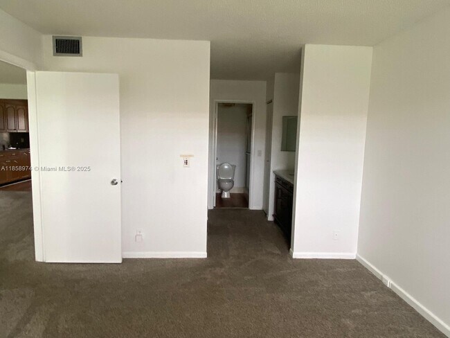Building Photo - 13000 SW 15th Ct