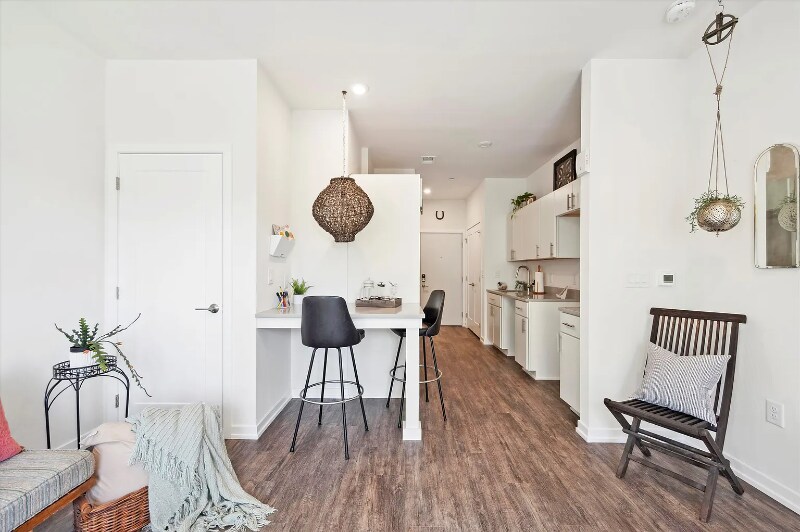 Building Photo - 2077 Ridge Ave