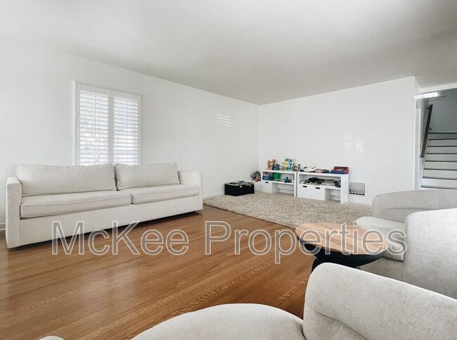 Building Photo - 277 B Ave