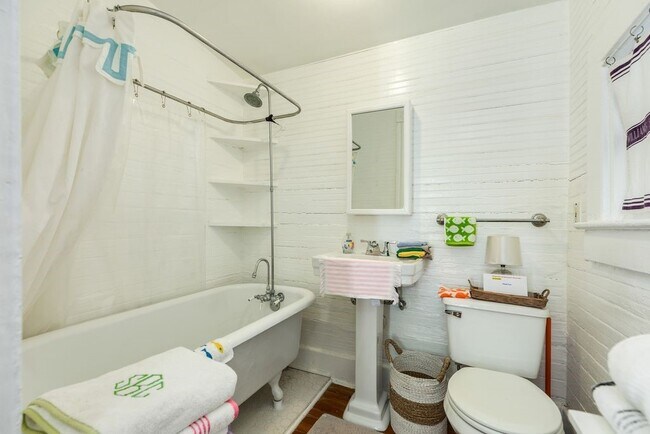 Building Photo - 1512 38th St