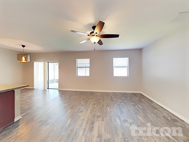 Building Photo - 2310 10th Ave E