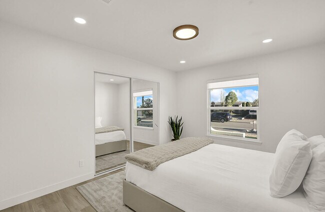 Building Photo - 7313 Cerro Negro Dr