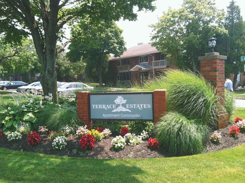 Terrace Estates Apartments 143 Shore Dr Peabody MA 01960 Apartment