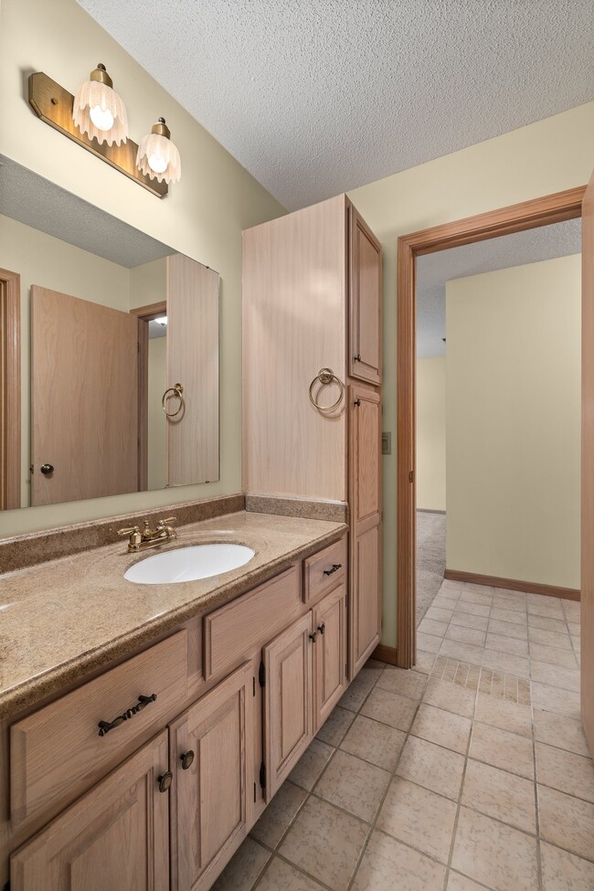 Building Photo - Riva Ridge