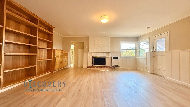 Building Photo - 3+ Bedroom Modern El Cerrito Hills Home