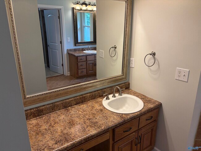 Building Photo - 304 Bellingrath Dr SW