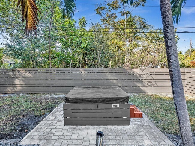 Building Photo - 1731 NW 7th Terrace