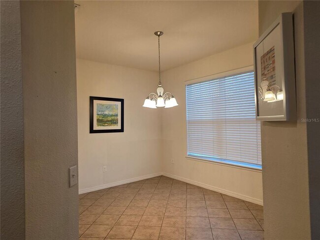 Building Photo - 11842 Silverlake Park Dr