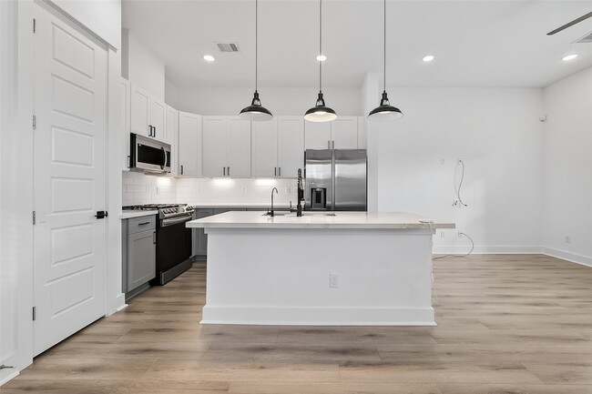 Building Photo - 314 Neyland St