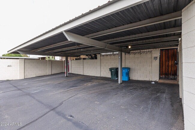 Building Photo - 1803 W Maryland Ave