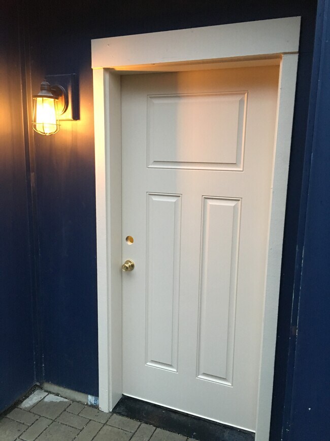 Building Photo - 2311 E John St