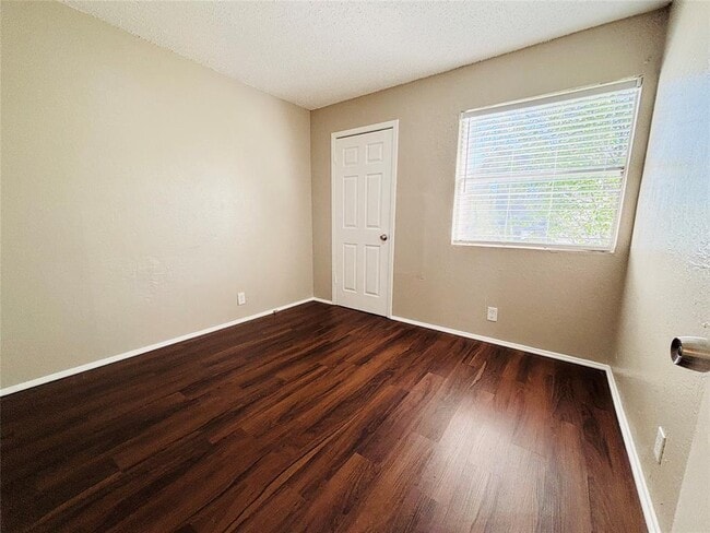 Building Photo - 10211 Brownie Dr