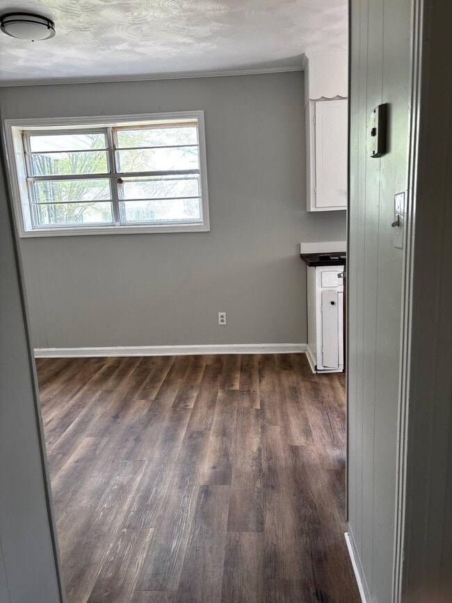 Building Photo - 211 Nance St