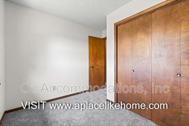 Building Photo - 1105 Jeff Cir