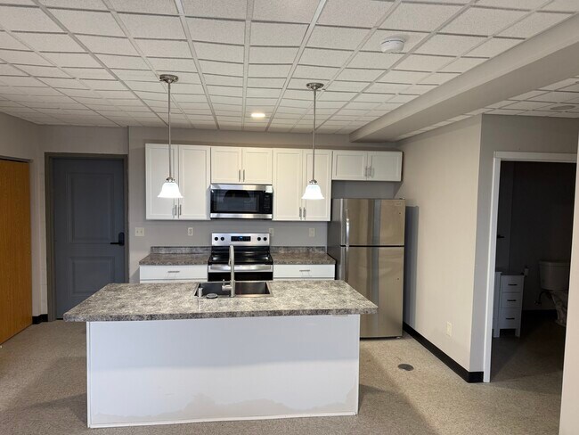 Building Photo - Szkola Flats