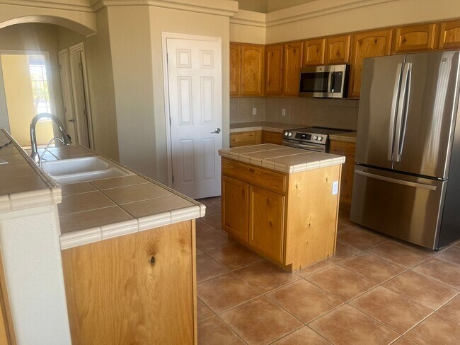 Building Photo - Beautiful Home In Sun Lakes Village