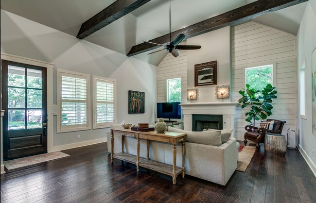 Building Photo - LUXURY ALAMO HEIGHTS 4-BEDROOM BY DABNEY H...