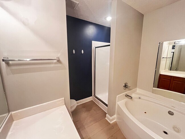 Building Photo - Beautiful 4 Bedroom and 2.5 Bath Home