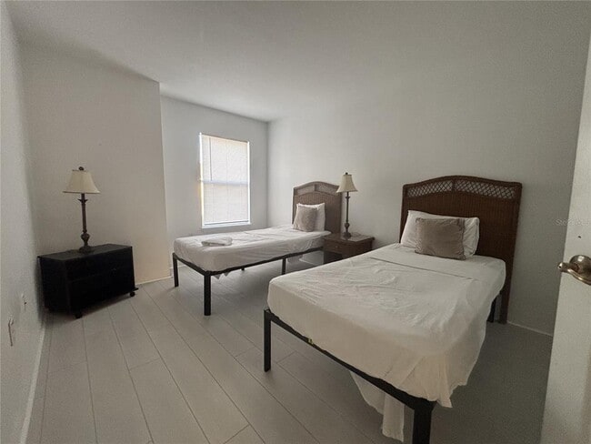 Building Photo - 2833 Club Cortile Cir