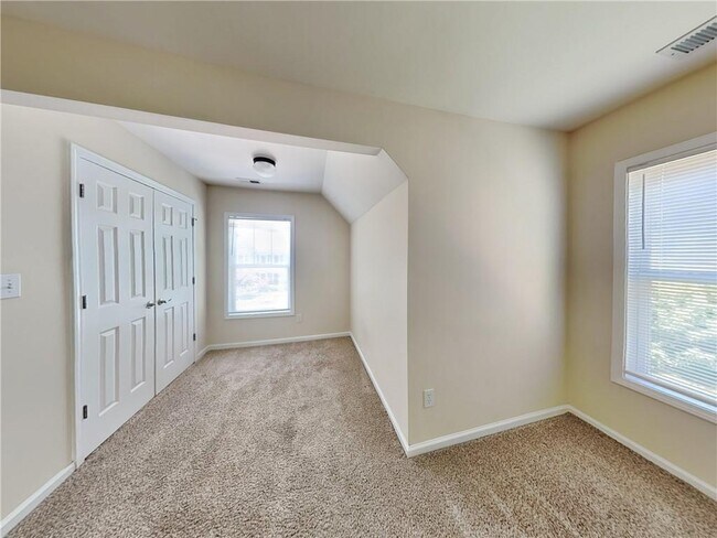 Building Photo - 2541 Kolb Manor Cir SW