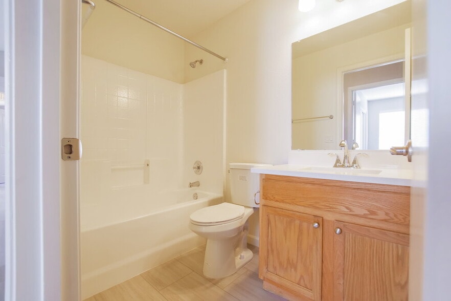 Building Photo - 14338 N 129th Ave