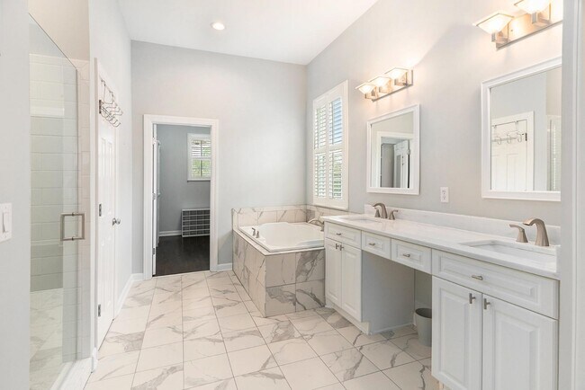 Building Photo - 200 N Ladd Ct