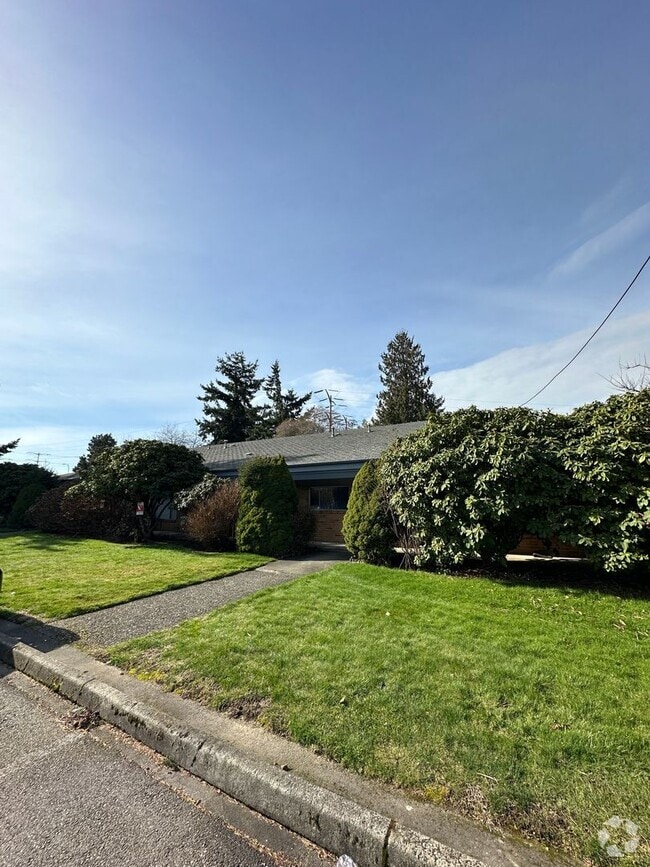 Building Photo - Beautiful and cozy updated one bedroom apa...