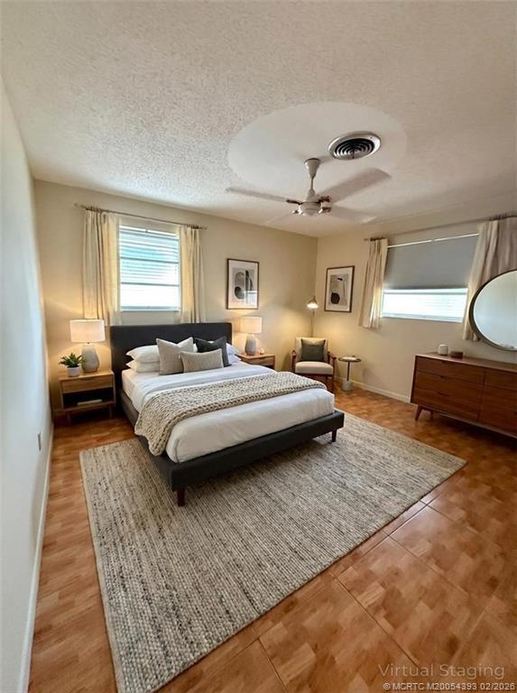 Building Photo - 2417 NW Holiday Ct