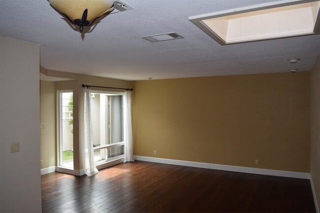 Building Photo - 5642 Cypress Point Dr