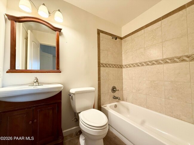 Building Photo - 5260 N Verde Ln