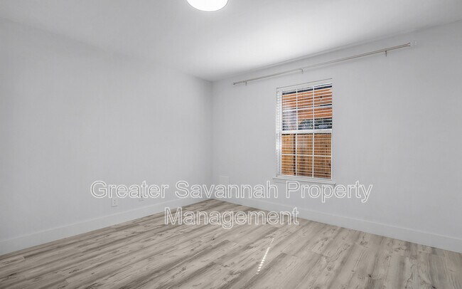 Building Photo - 11903 Apache Ave