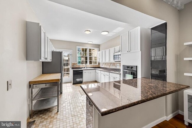 Building Photo - 2315 Eastern Ave