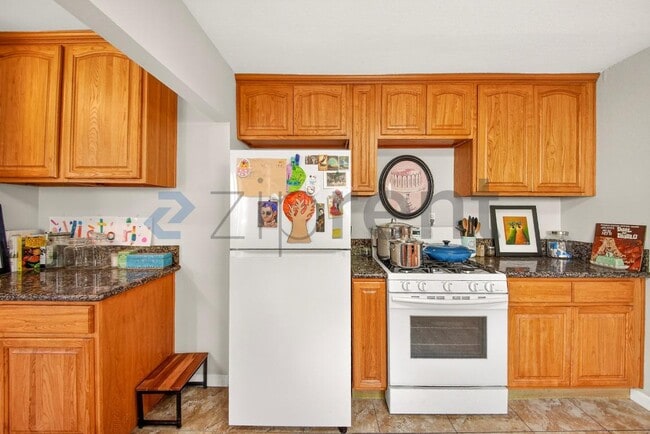 Building Photo - 4139 W Ave 42