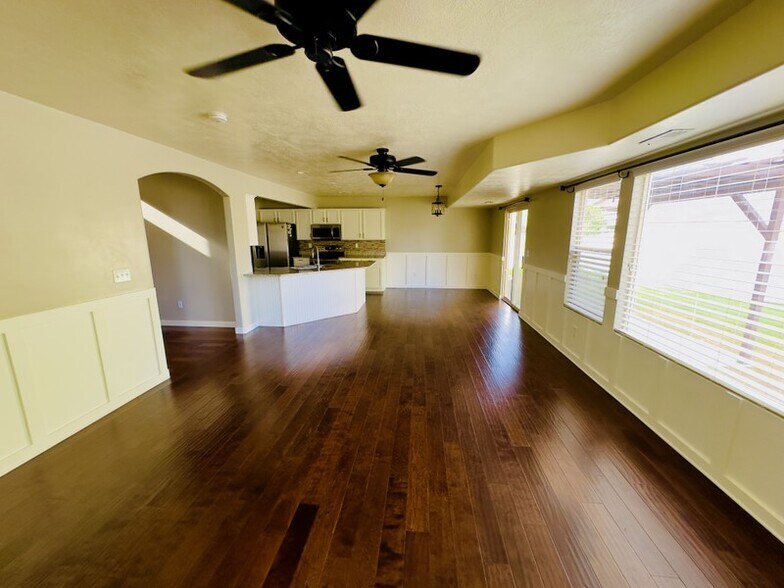Building Photo - 1701 S 900 W