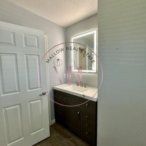 Building Photo - 1227 Casita Dr